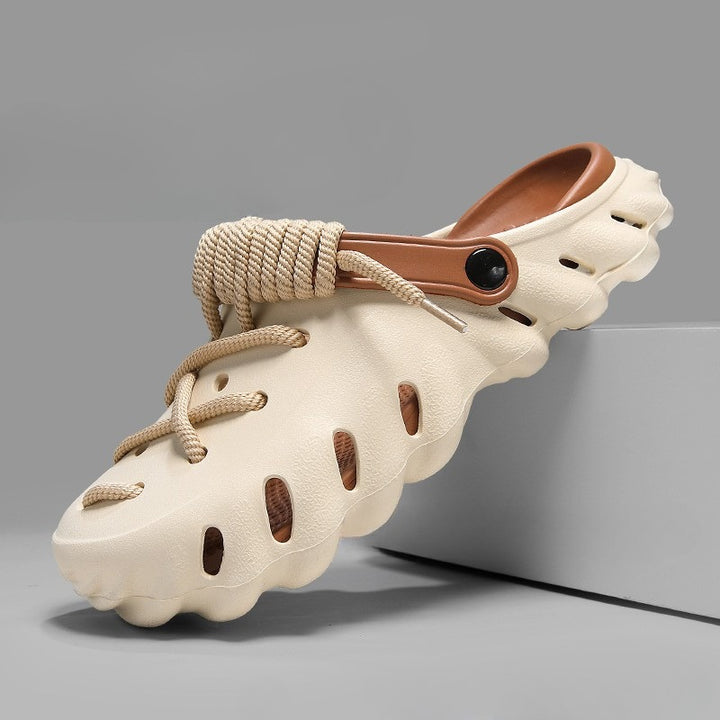 GUSTAV - CLOGS MIT DEKORATIVEN SCHNÜRSENKELN