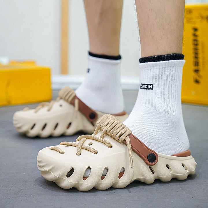 GUSTAV - CLOGS MIT DEKORATIVEN SCHNÜRSENKELN