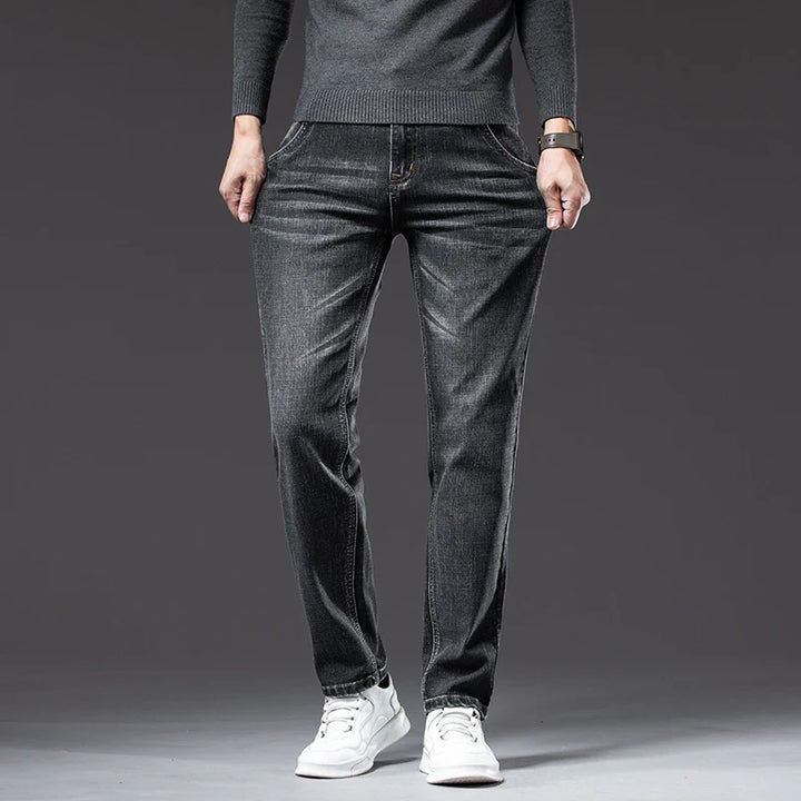 VERNER - GERADE GESCHNITTENE JEANS