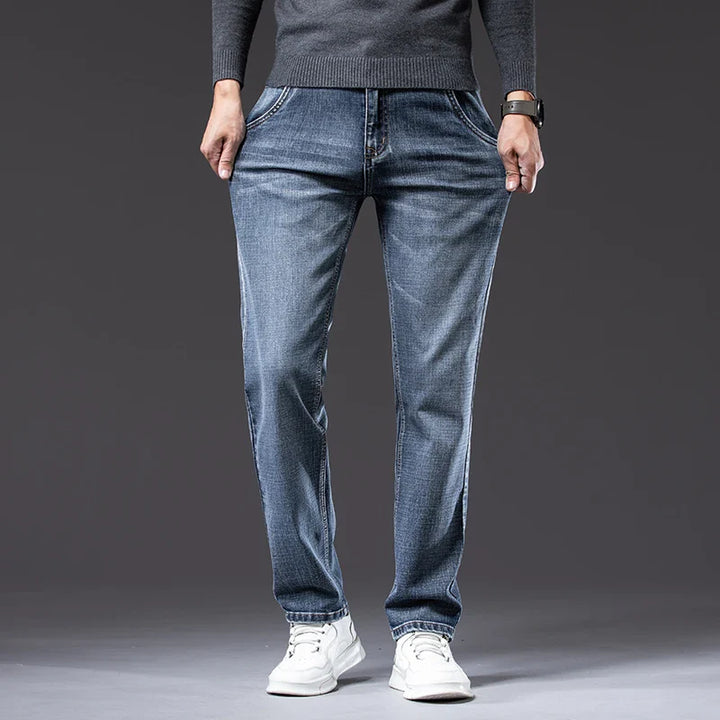 VERNER - GERADE GESCHNITTENE JEANS