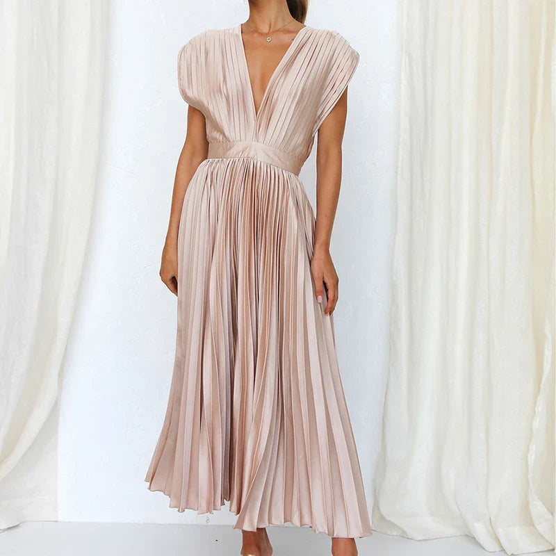 AROA - LANGES PLISSIERTES KLEID MIT GÜRTEL