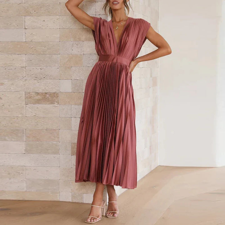 AROA - LANGES PLISSIERTES KLEID MIT GÜRTEL