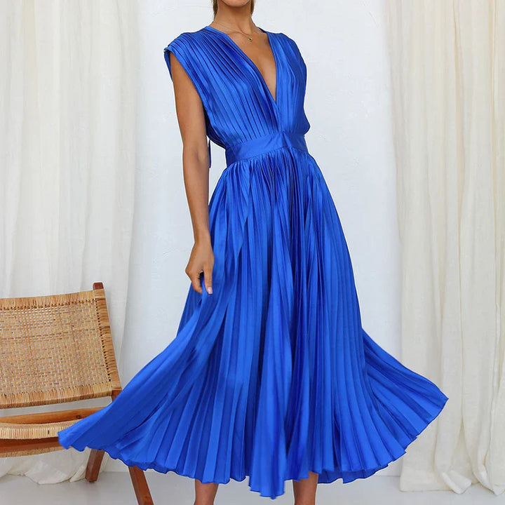 AROA - LANGES PLISSIERTES KLEID MIT GÜRTEL