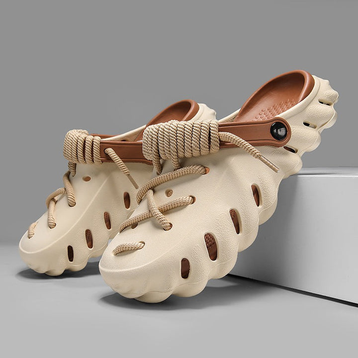 GUSTAV - CLOGS MIT DEKORATIVEN SCHNÜRSENKELN