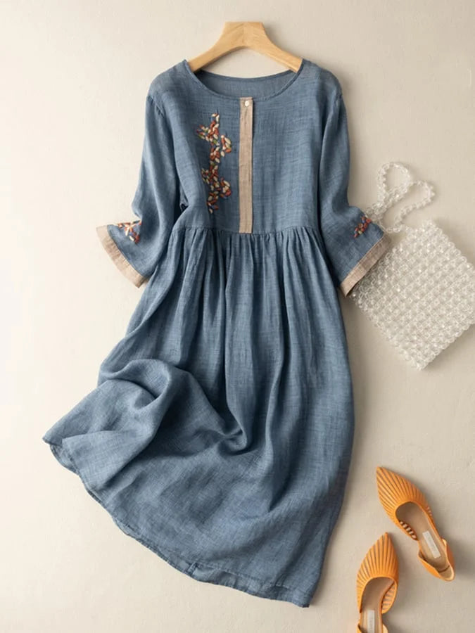MARIANGELA - GESTICKTES LEINEN-MIDIKLEID