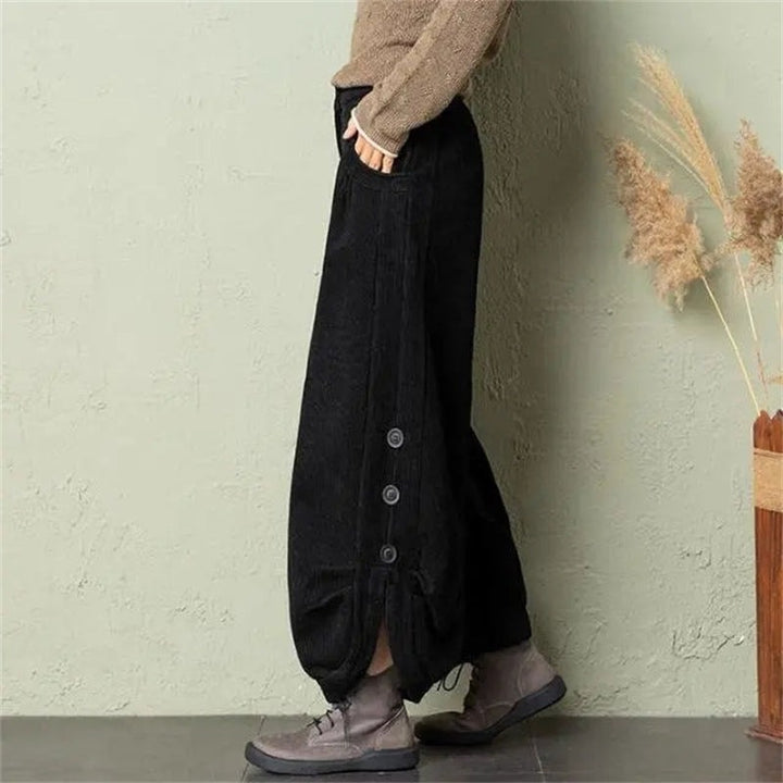 BEATE - WEITE CORDHOSE