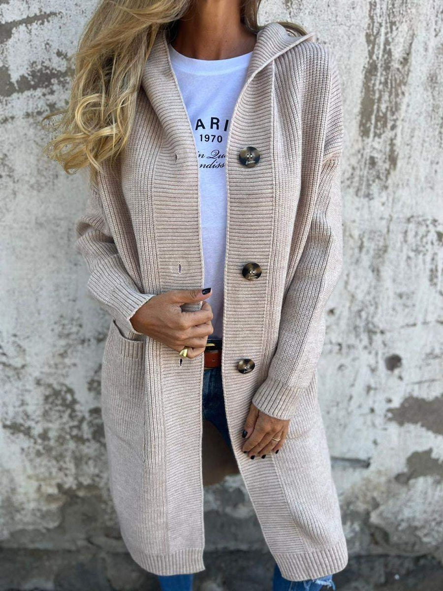 VIKTORIA - ELEGANTE STRICKJACKE MIT KNOPFDETAILS