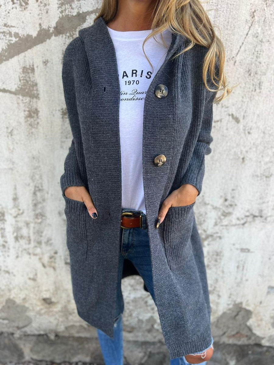 VIKTORIA - ELEGANTE STRICKJACKE MIT KNOPFDETAILS