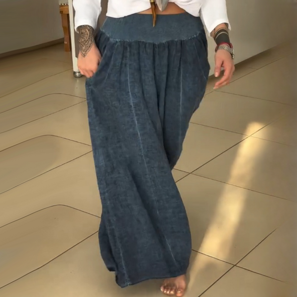 AMALIA - STRETCHHOSE MIT WEITEM BEIN UND TASCHEN